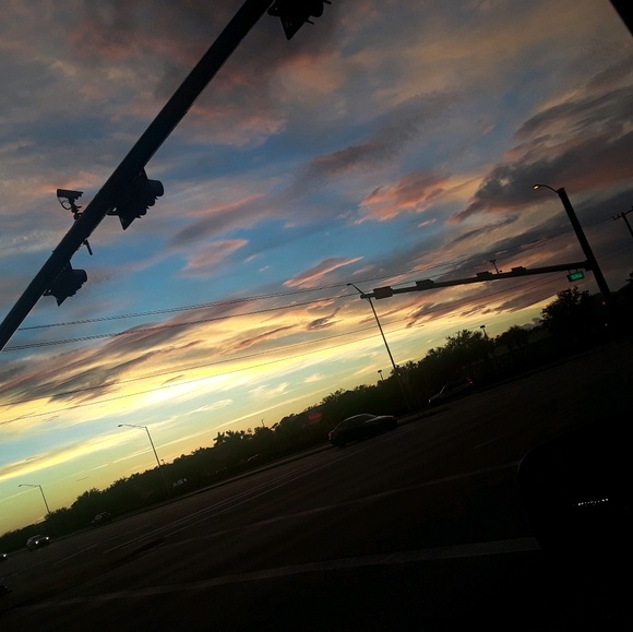 Meet your Posher, Jenn - Picture 2 of 2